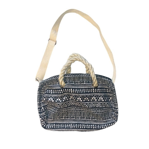 Allover Print Duffle Bag Adjustable Shoulder Strap Two Rope Handles Full Zip - Picture 1 of 7